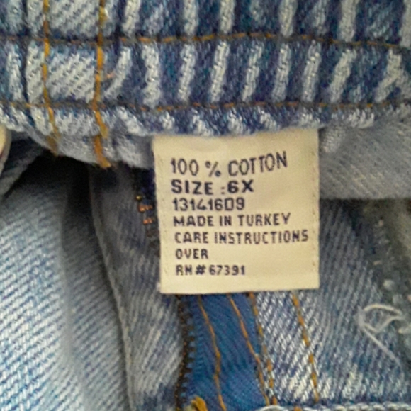 Shorts - Picture 5 of 8